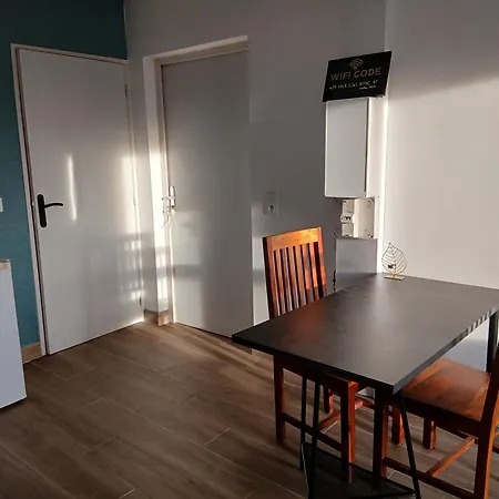 Des Kitchenette-salle De Bain-terrasse * Bazoncourt