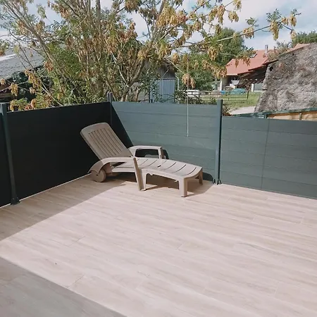 Des Kitchenette-salle De Bain-terrasse Apartment Bazoncourt