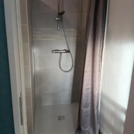 Des Kitchenette-salle De Bain-terrasse